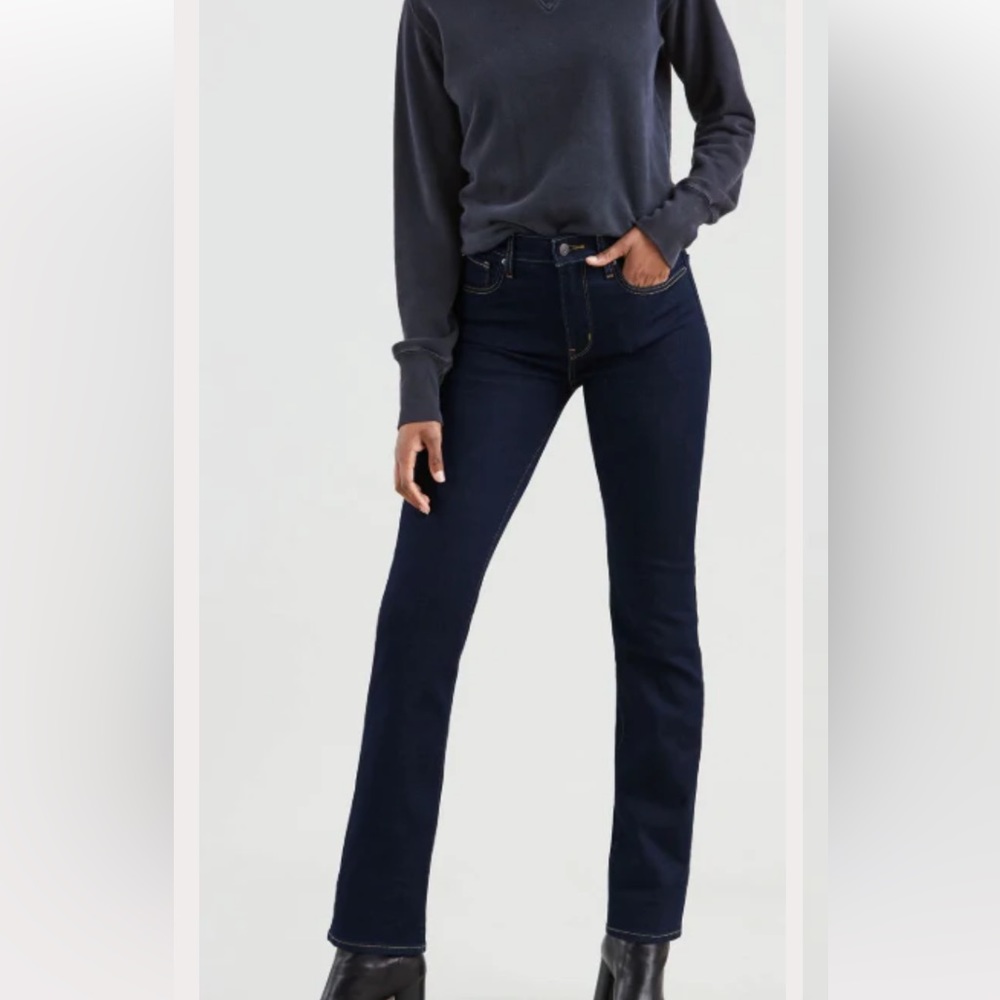 Levi’s 724 High Rise Straight Jean 28